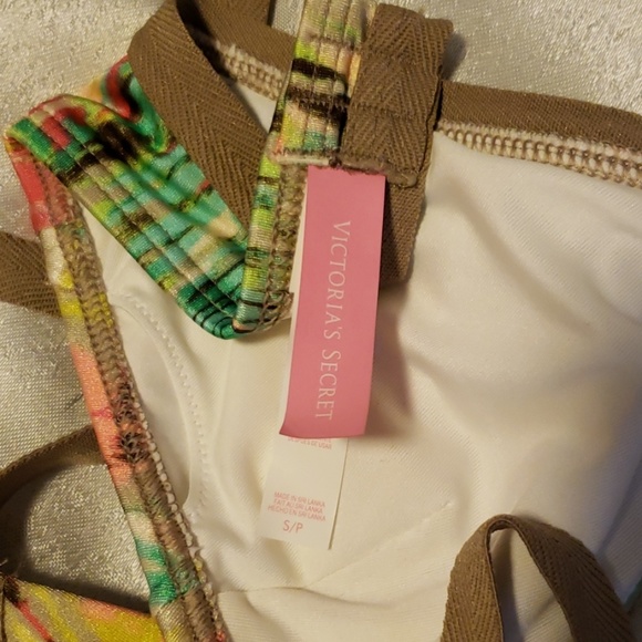 Victoria's Secret bikini top - Picture 2 of 2